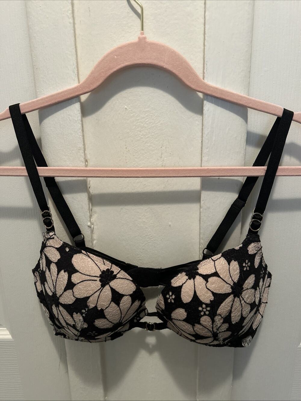 Victoria's Secret Very Sexy Floral Push Up Pigeonnant Bra Size 34D